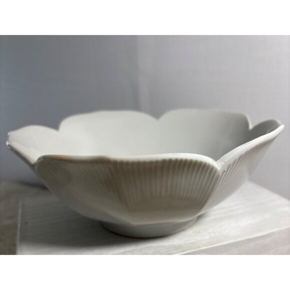4 Petal Shaped Lotus Bowls White Ceramic Textured Minamilist Elegant Vintage - Picture 3 of 13